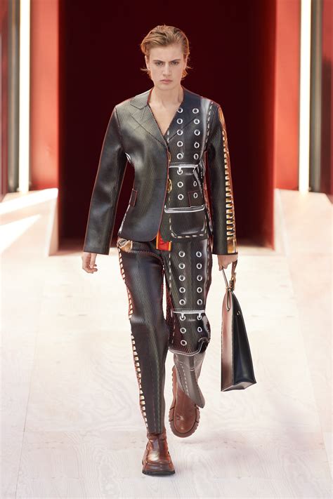 louis vuitton direzione creativa ready to wear femminile|louis vuitton clothing for women.